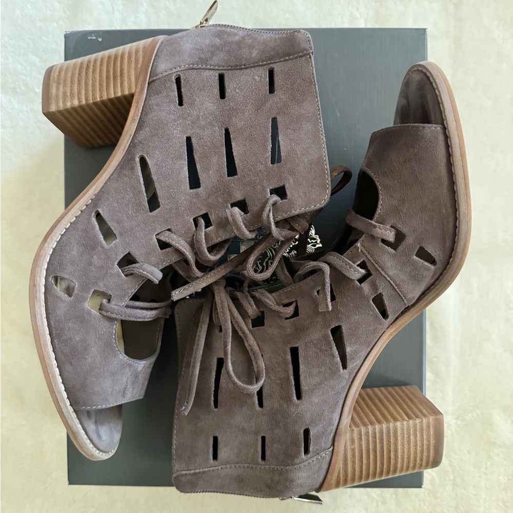 Vince Camuto Tressa Stone Taupe True Suede Heeled Sandal Size 7.5